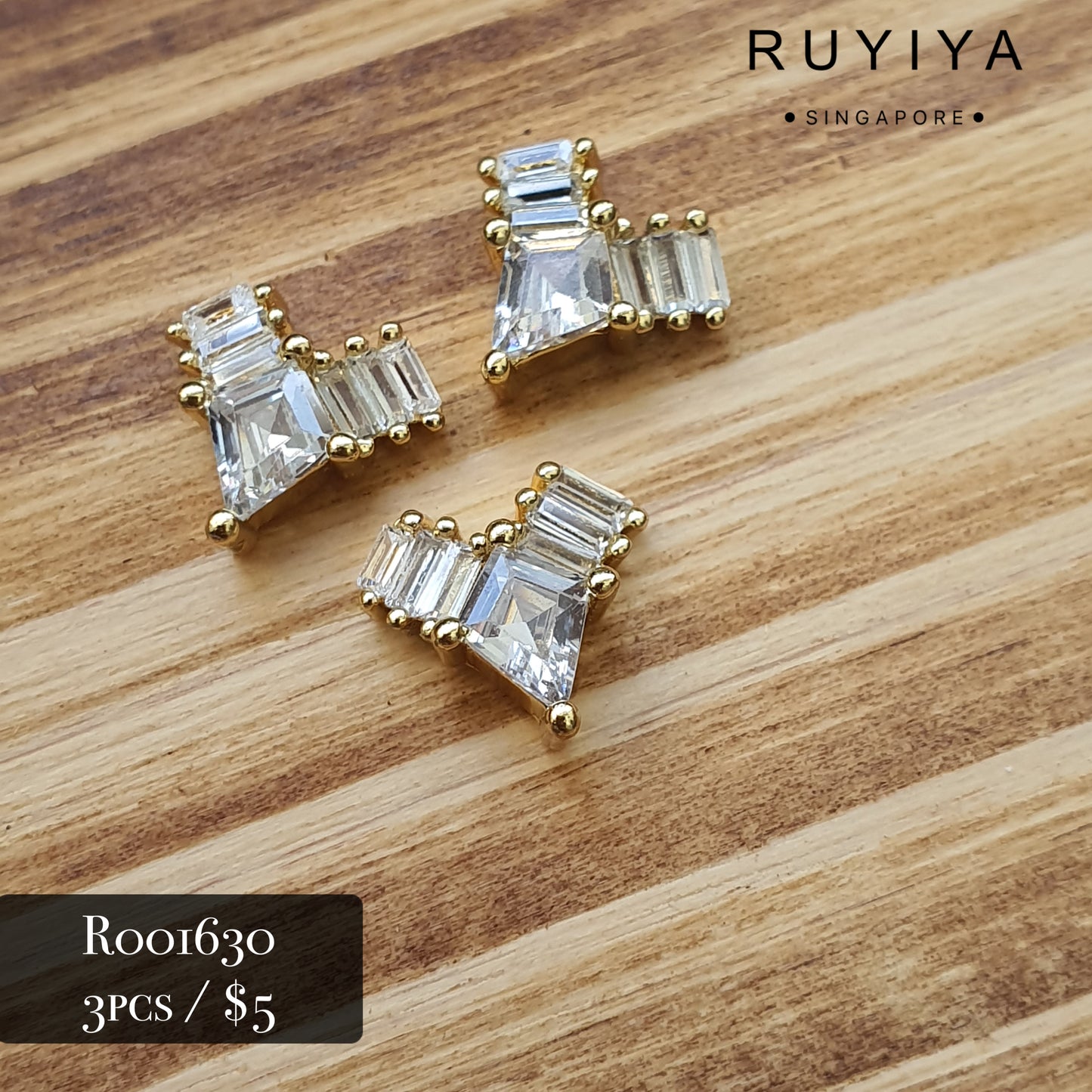 GOLD V DIAMOND CRYSTAL CHARM R001630