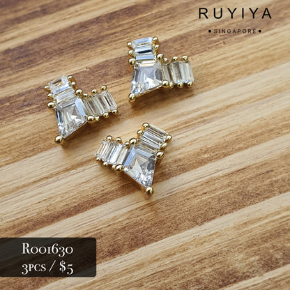 GOLD V DIAMOND CRYSTAL CHARM R001630