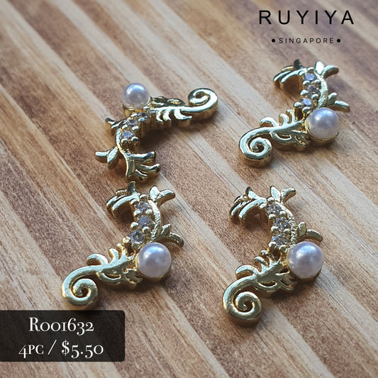 GOLD PEARL FEATHER FILIGREE CHARM R001632