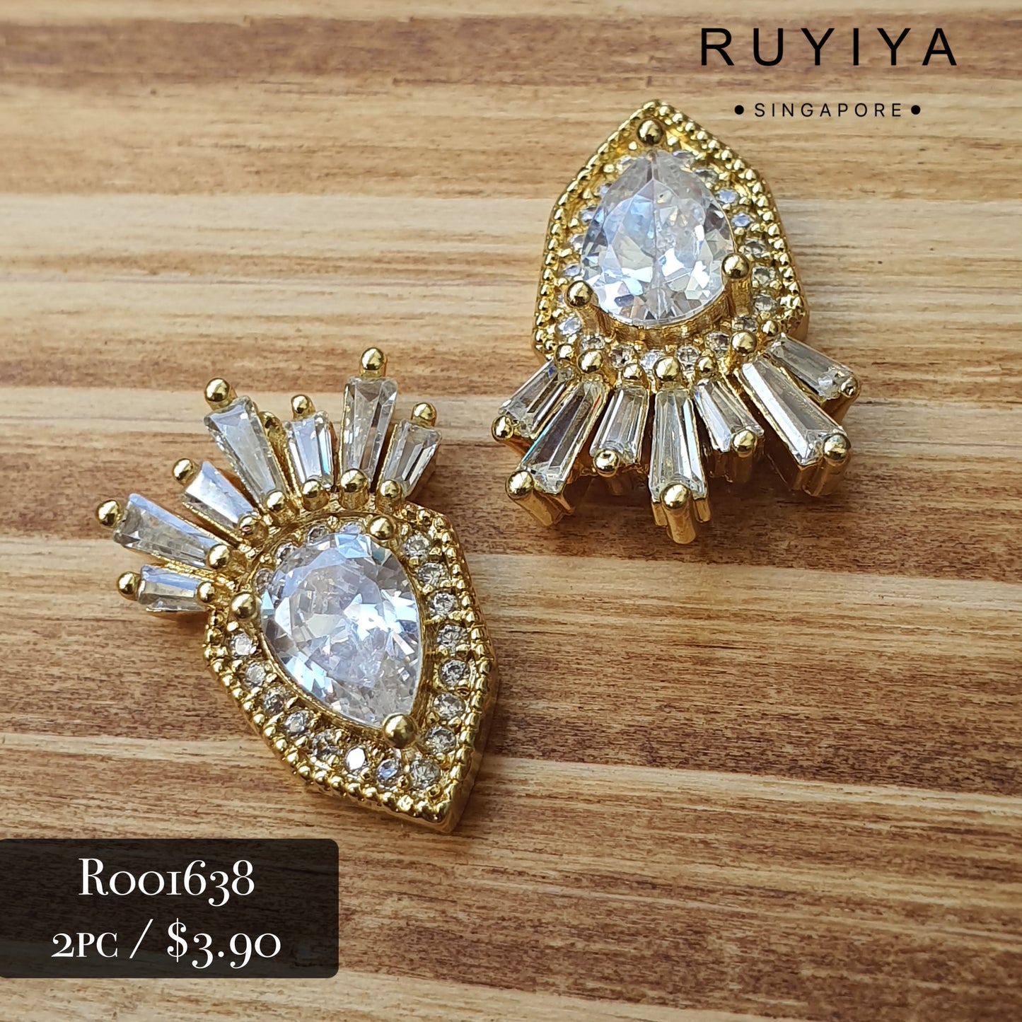 GOLD ORNATE SHIELD CRYSTAL CHARM R001638