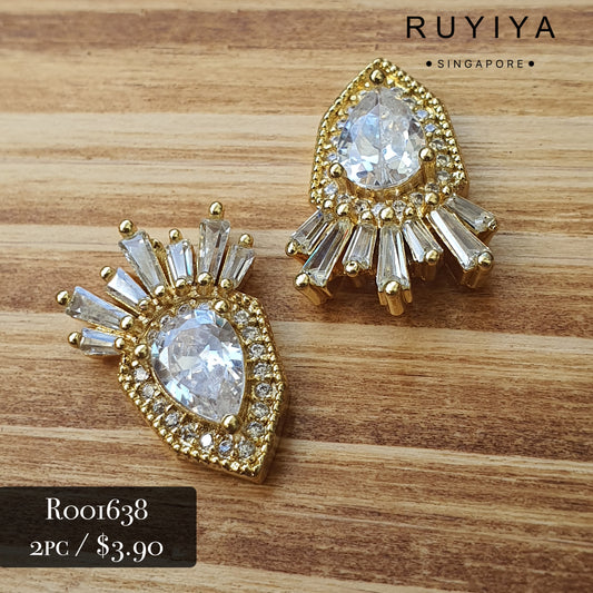 GOLD ORNATE SHIELD CRYSTAL CHARM R001638