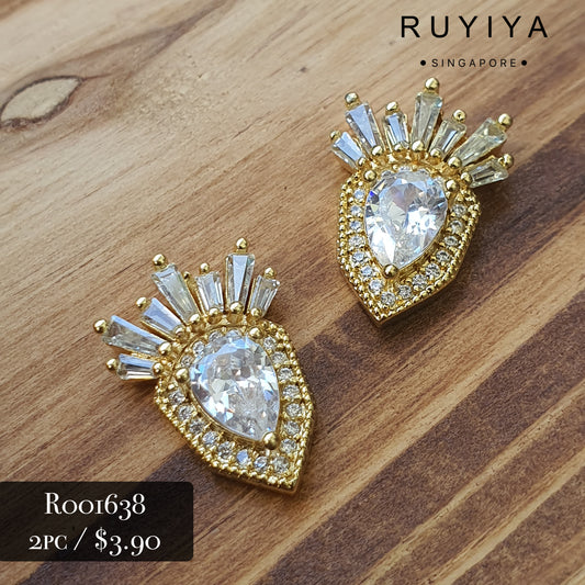 GOLD ORNATE SHIELD CRYSTAL CHARM R001638