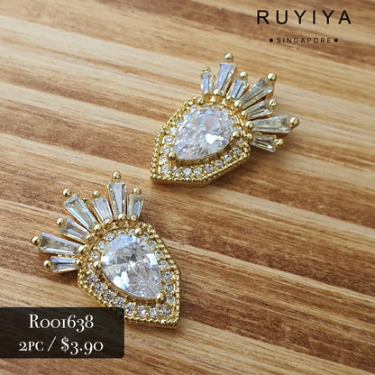 GOLD ORNATE SHIELD CRYSTAL CHARM R001638