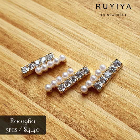 GOLD PEARL & CRYSTAL CHARM URU244 / R001960