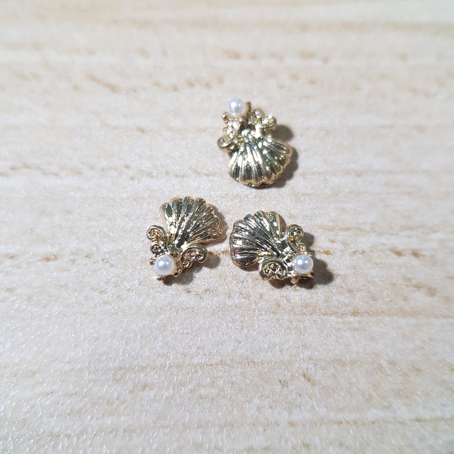 MERMAID'S SHELL PEARL CHARM