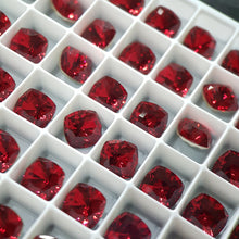 Load image into Gallery viewer, SWAROVSKI 4460 MYSTIC SQUARE SCARLET
