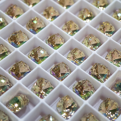 SWAROVSKI 4460 MYSTIC SQUARE CRYSTAL LUMINOUS GREEN