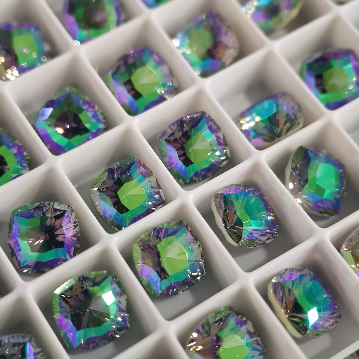 SWAROVSKI 4460 MYSTIC SQUARE CRYSTAL PARADISE SHINE