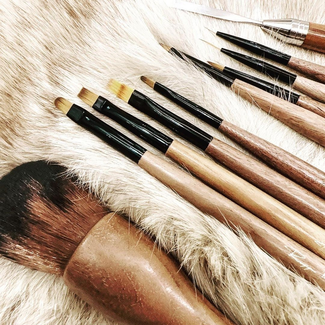 RUYIYA PRO NAIL BRUSH - WALNUT SERIES