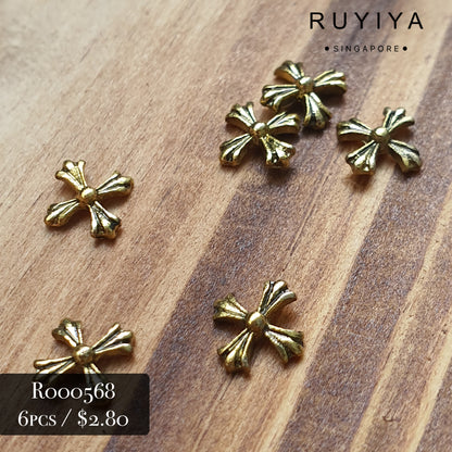 GOLD SHORT CRUCIFIX R000568