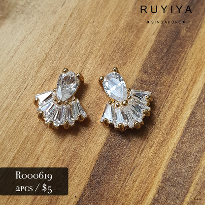 GOLD GORGEOUS LITTLE DRESS CHARM R000619