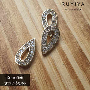 GOLD DUAL FRAME TEARDROP CHARM R000626