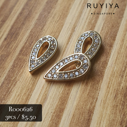 GOLD DUAL FRAME TEARDROP CHARM R000626