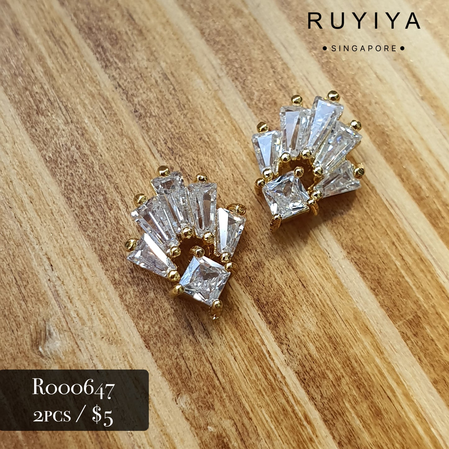 GOLD GORGEOUS TIARA CRYSTAL CHARM R000647