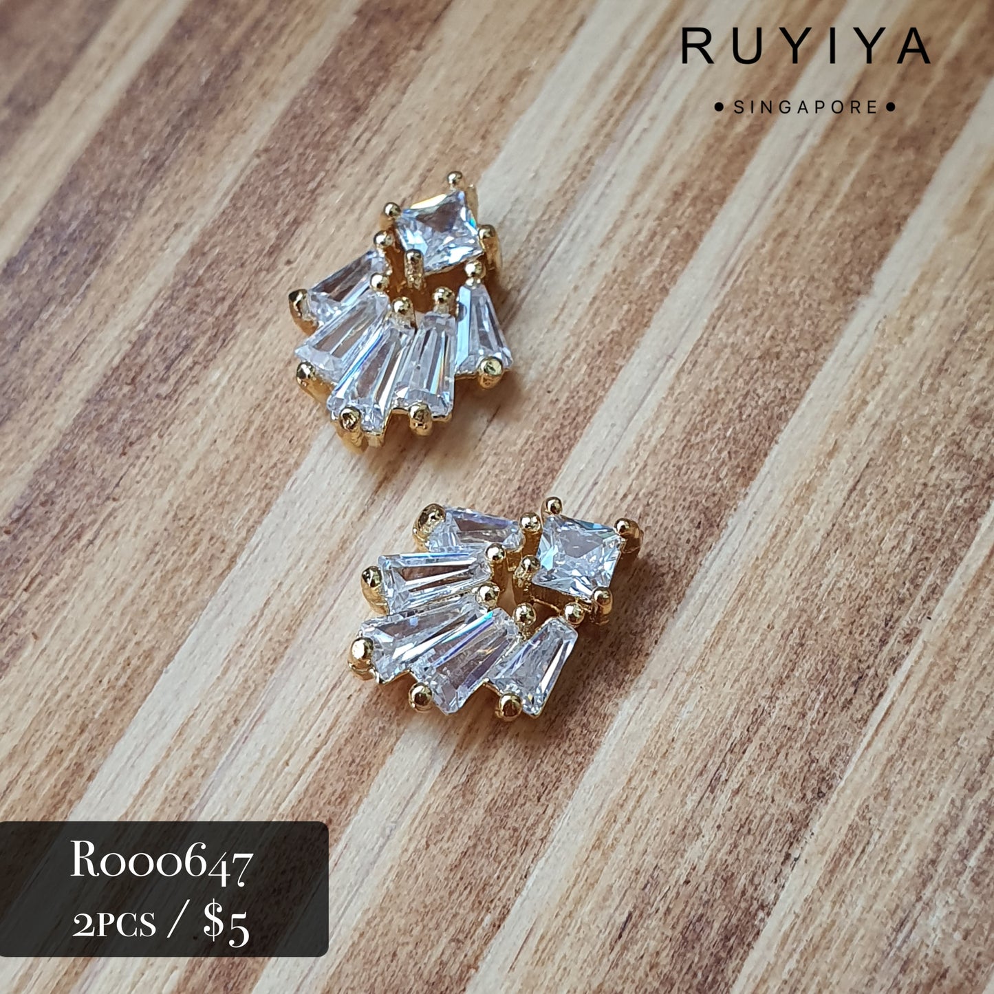 GOLD GORGEOUS TIARA CRYSTAL CHARM R000647