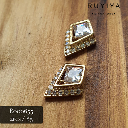 GOLD DIAMOND-FRAMED CRYSTAL CHARM R000655