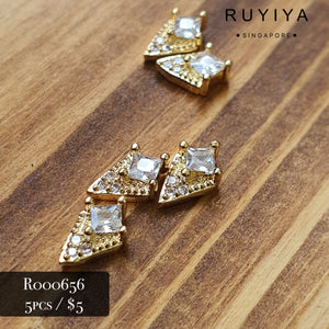 GOLD SMALL DIAMOND-FRAMED CRYSTAL CHARM R000656