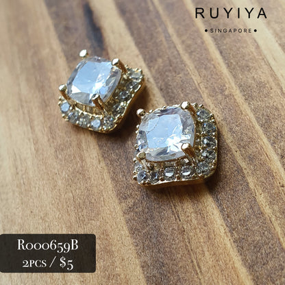 GOLD BIG SQUARE-FRAMED CRYSTAL CHARM R000659B