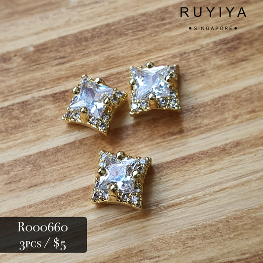 GOLD SMALL SQUARE-FRAMED DIAMOND CRYSTAL CHARM R000660