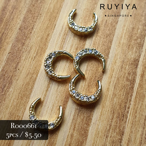 GOLD BIG CRESCENT MOON CHARM R000662