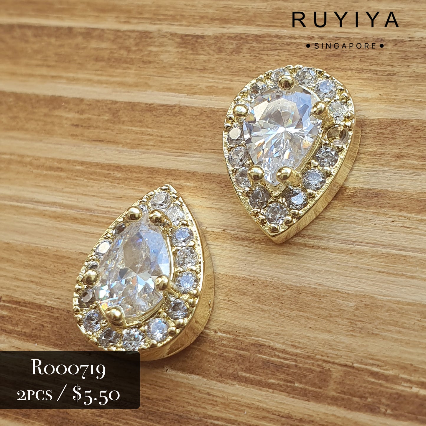 GOLD GORGEOUS TEAR DROP CRYSTAL CHARM R000719