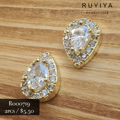 GOLD GORGEOUS TEAR DROP CRYSTAL CHARM R000719