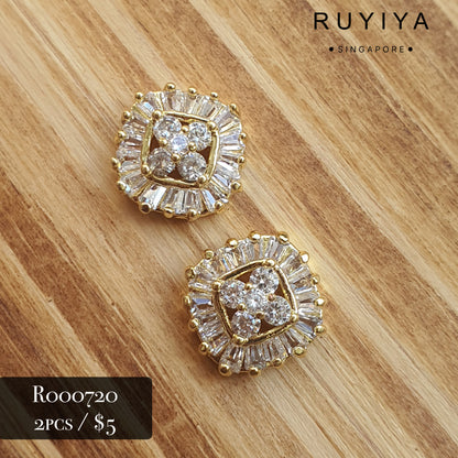 GOLD SHINING CLOVER IN SQUARE CHARM R000720