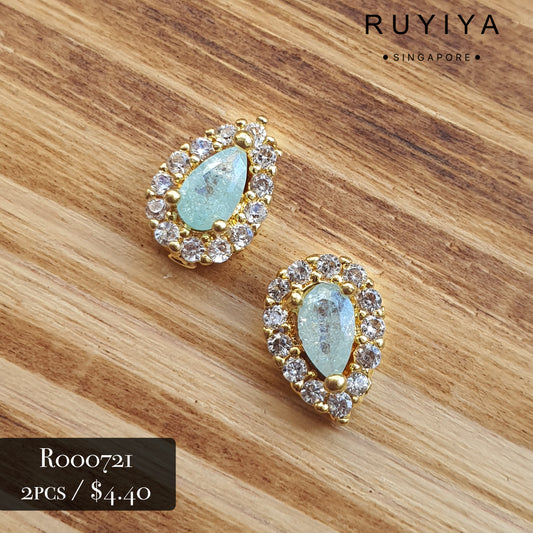 GOLD SMALL TEAR DROP CRYSTAL CHARM (MINT) R000721