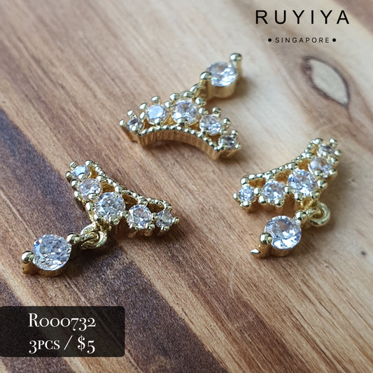 GOLD DANGLING NECKLACE CRYSTAL CHARM R000732