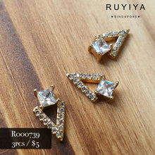 Load image into Gallery viewer, GOLD TRIANGLE WITH SQUARE CRYSTAL CHARM R000739
