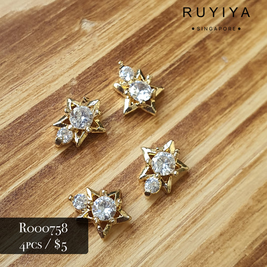 GOLD LITTLE STAR CHARM R000758