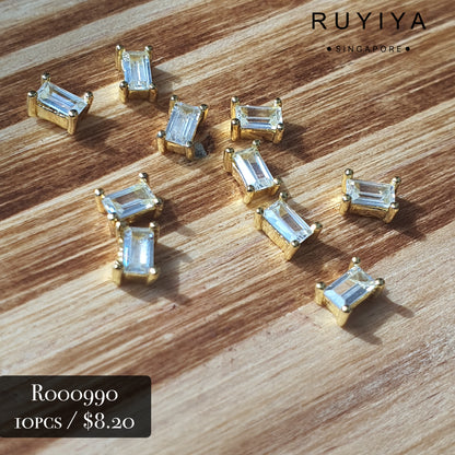 GOLD SHORT RECTANGLE CRYSTAL CHARM R000990