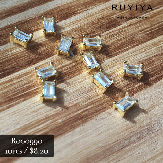 GOLD SHORT RECTANGLE CRYSTAL CHARM R000990