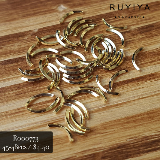 GOLD SMALL CURVED BAR R000773