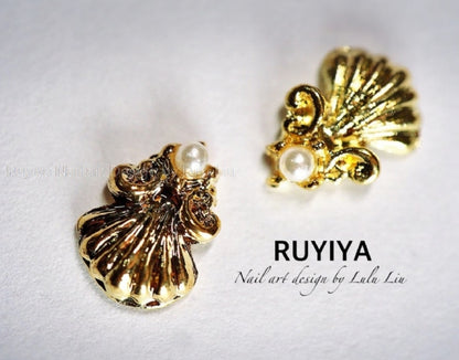 MERMAID'S SHELL PEARL CHARM