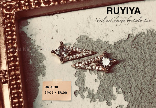 GOLD POINTED PYRAMID ZIRCON CHARM URU130