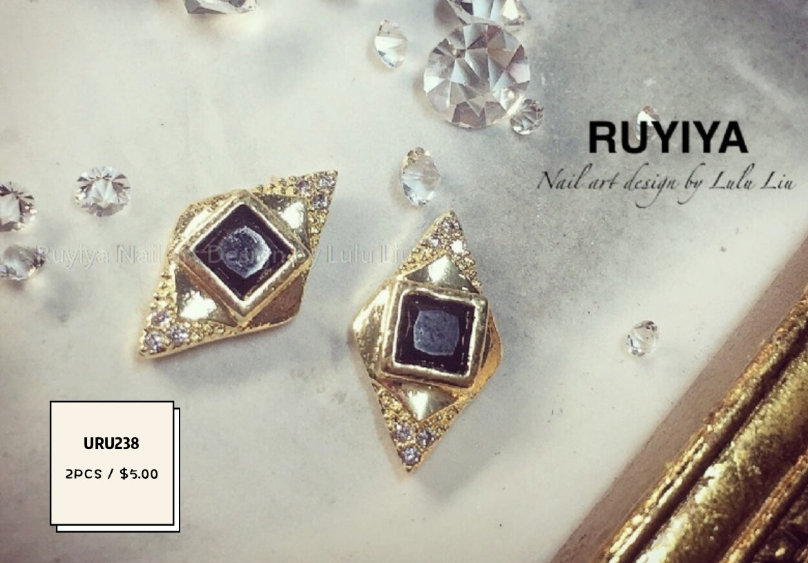 GOLD DIAMOND SHAPED SQUARE BLACK CRYSTAL CHARM URU238