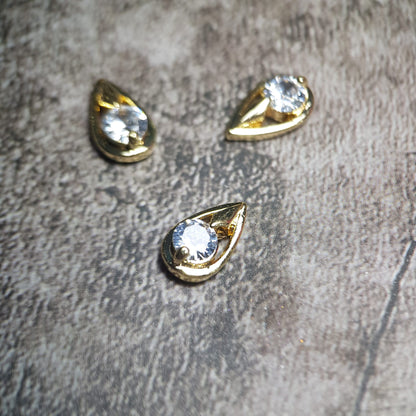 GOLD TEARDROP CRYSTAL CHARM URU232