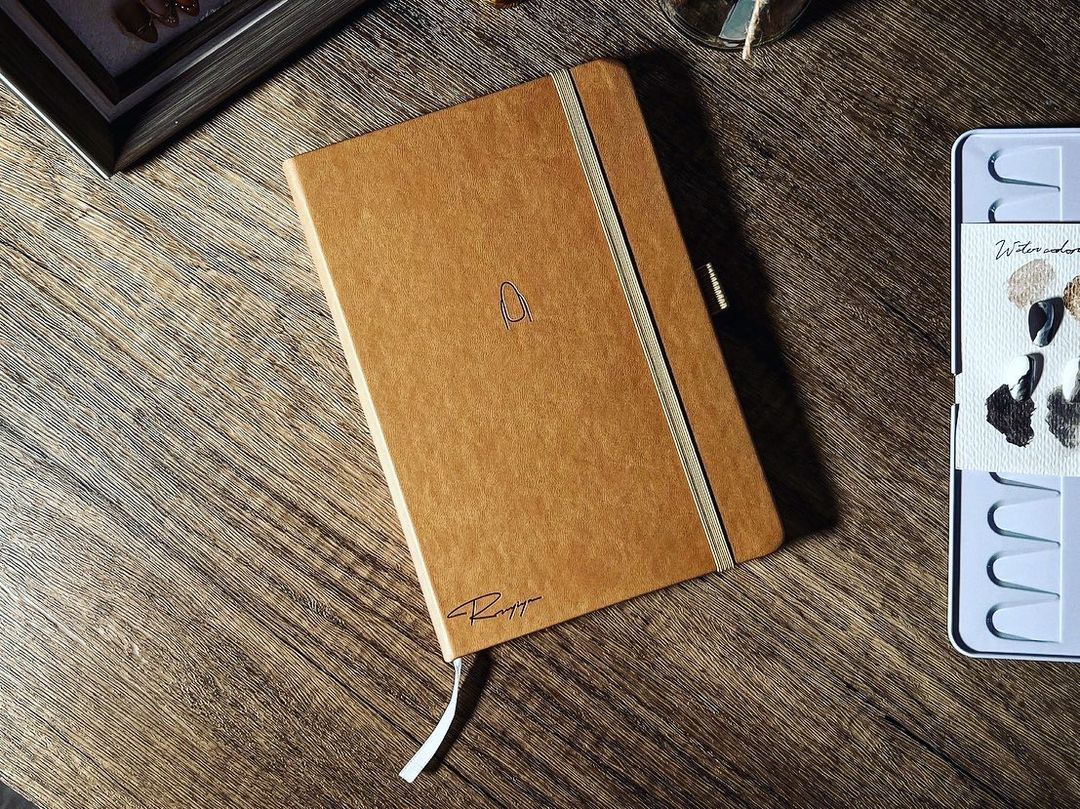 RUYIYA MANICURIST'S NOTEBOOK